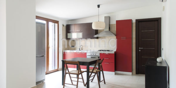 cucina dell'appartamento arredato