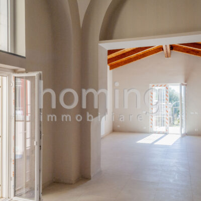 Quadrilocale con giardino-Ingresso